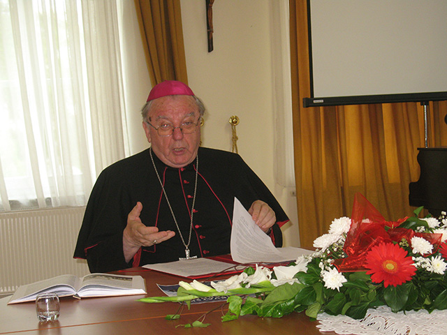 Detalj s jedne konferencije za novinare/Arhiva Lika Pressa snimio MArko ČULJAT                                                                                                                                                                            